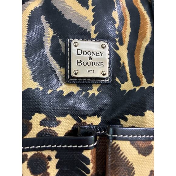 DOONEY & BURKE RAWR ANIMAL PRINT SHOULDER PURSE TOTE BAG SIZE 18L 7W 13 H - Picture 7 of 8
